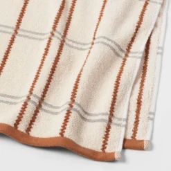 Modern Plaid Towel - Threshold™ -Home Decor Shop GUEST 135d8423 ff0b 411a 9f91 ae573c348641